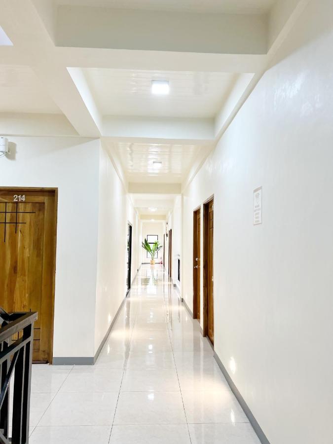 Verra Inn Тагайтай Экстерьер фото
