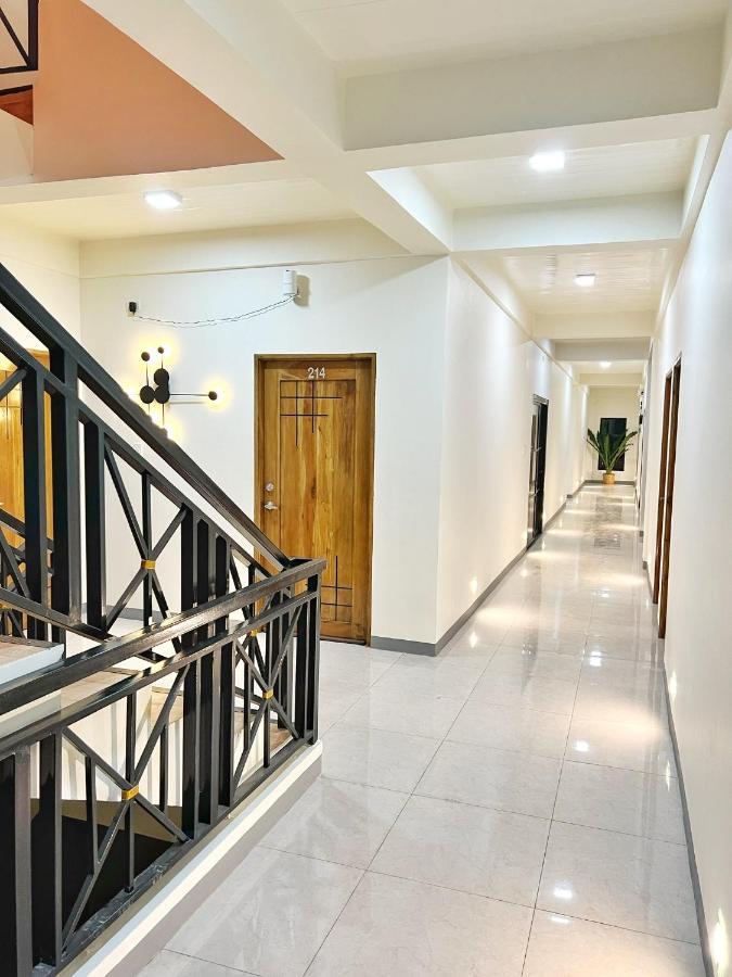 Verra Inn Тагайтай Экстерьер фото