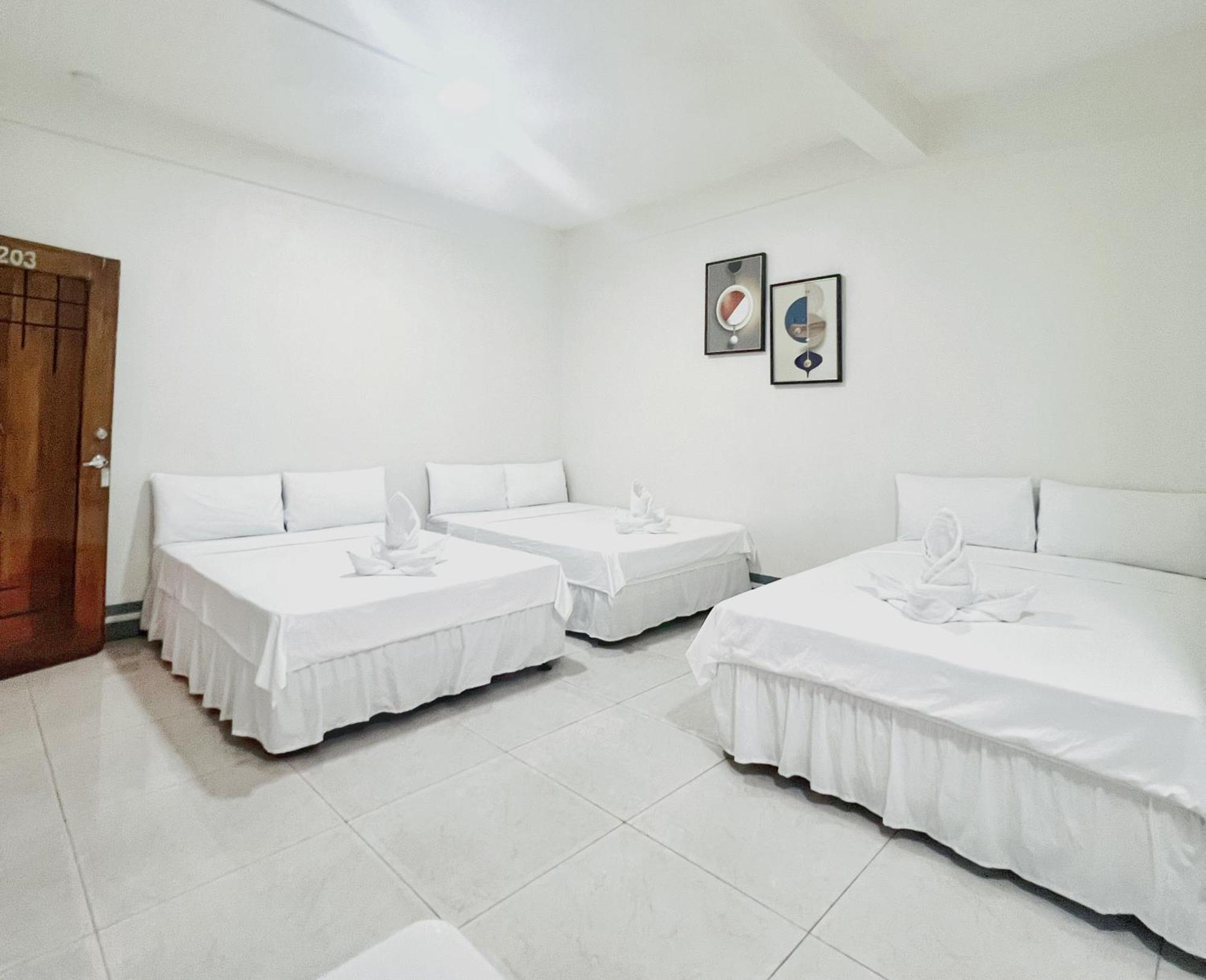 Verra Inn Тагайтай Экстерьер фото