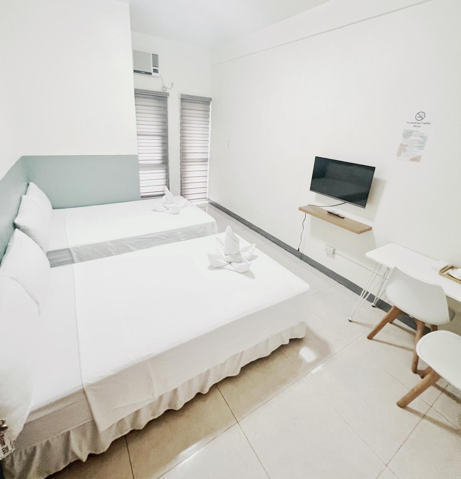 Verra Inn Тагайтай Экстерьер фото
